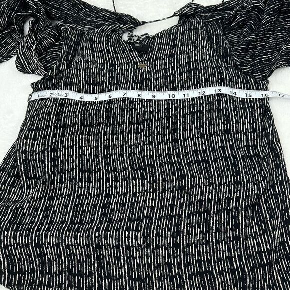 O'Neill Women's Size M Draped Layered Wrap Tank Black White Stripe Print - Picture 7 of 8